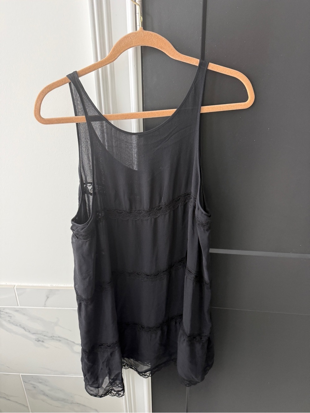 Theory Black Lace-Trim Sleeveless Camisole - Picture 4 of 6